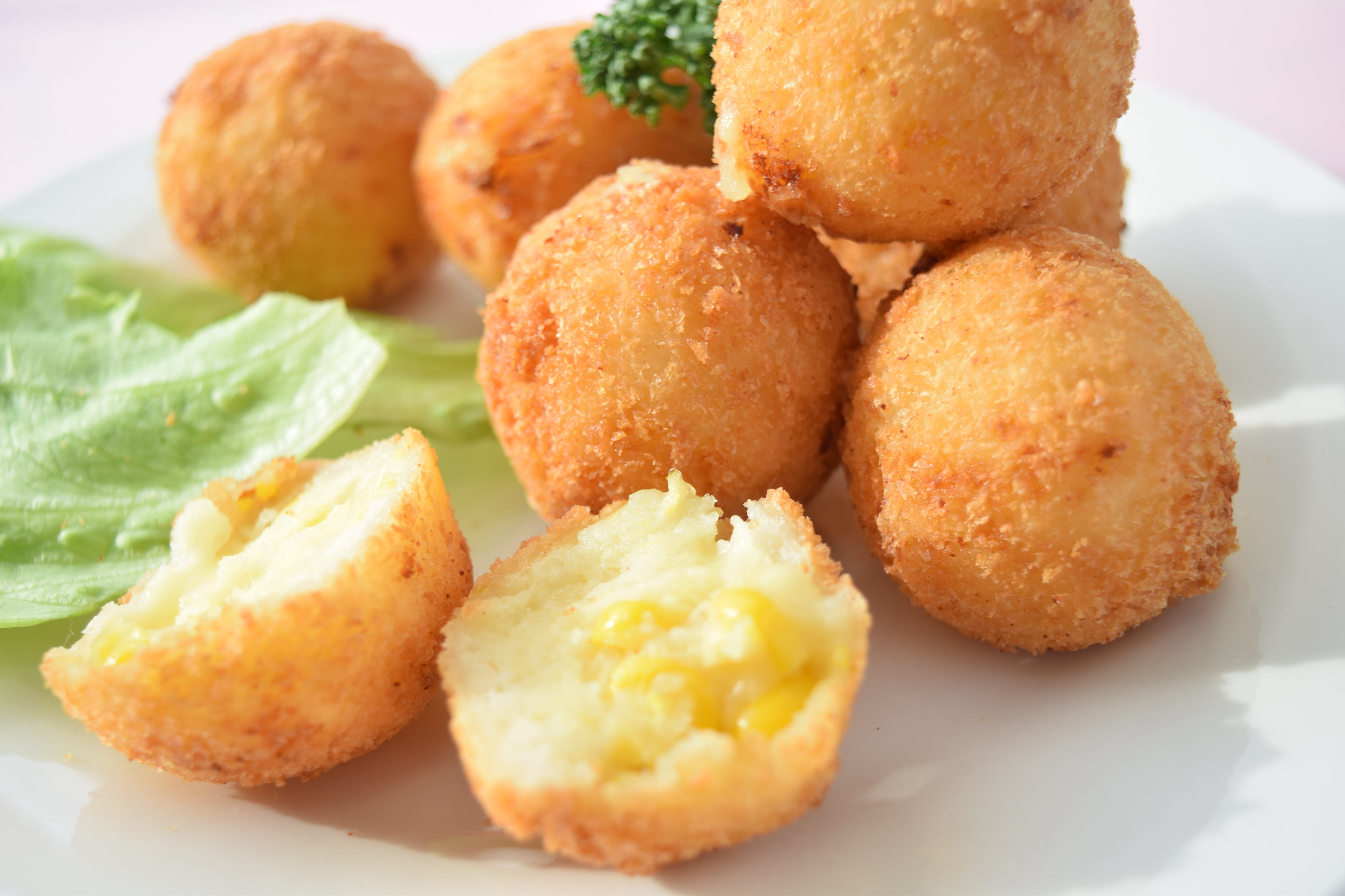 チーズコーンボール